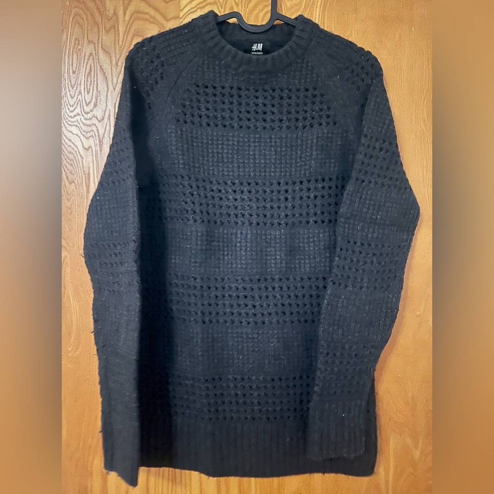 H&M Women’s Textured Black Crewneck Sweater